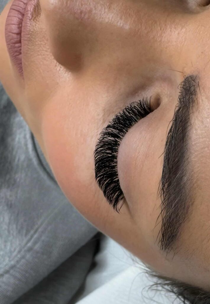Volumenske ekstenzije trepavica iz galerije Beauty salona Darling